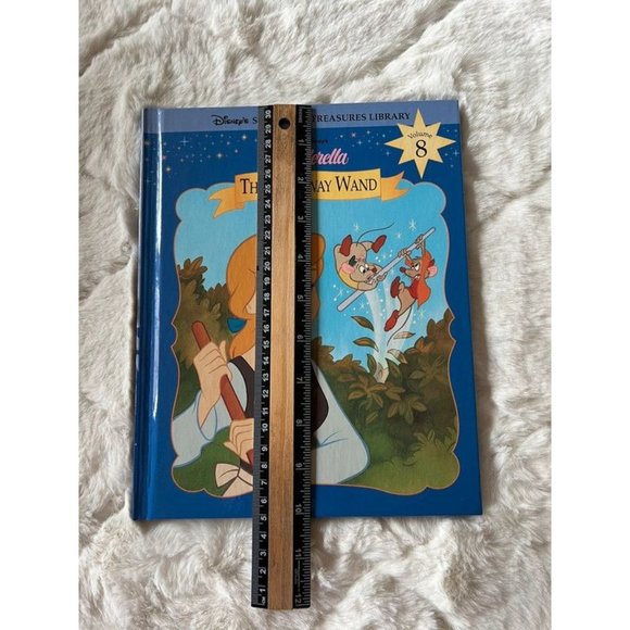 Disney Cinderella The Runaway Wand Children’s Book - Picture 4 of 5